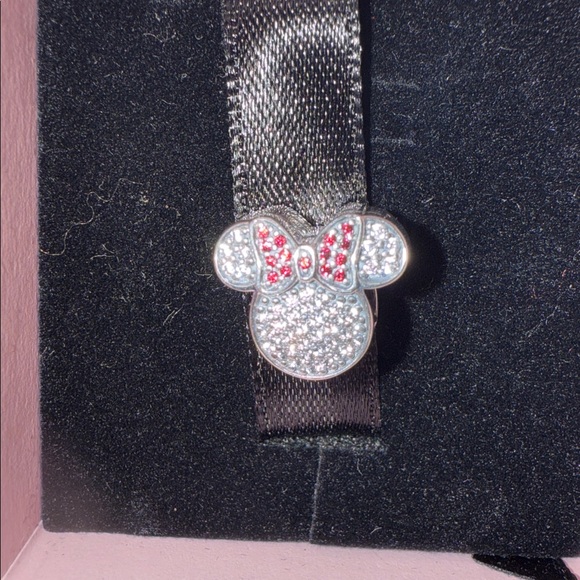 Disney x Pandora Minnie Mouse Pandora charm. GORGEOUS. Brand new. I bout two lol - Picture 3 of 6
